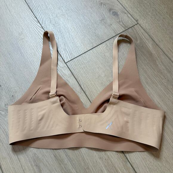 Knix Revolution V-Neck Bra - Picture 5 of 6